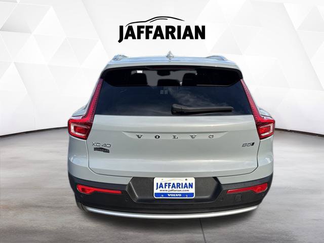 Used 2024 Volvo XC40 SUV