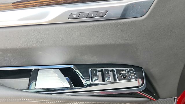2025 Cadillac Escalade Premium Luxury - Photo 30