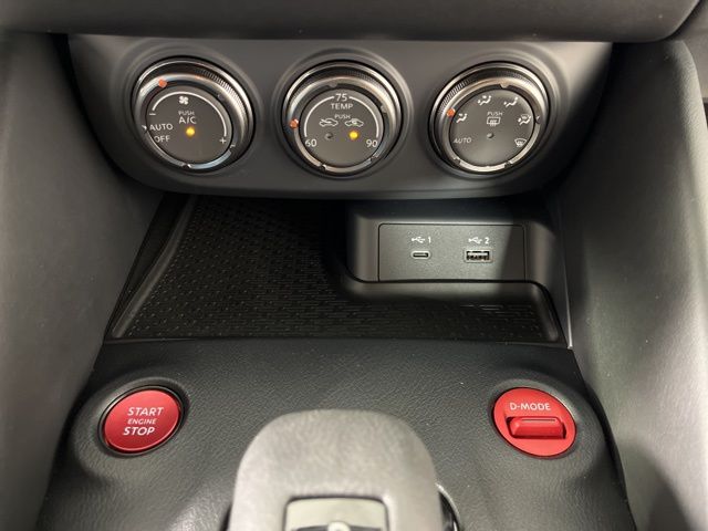 2025 Pearl White Tricoat/Super Black Nissan Z NISMO RWD Coupe