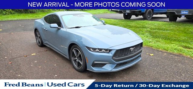 2024 Ford Mustang Azul (Vapor Blue) Coupé Tracción trasera Automática