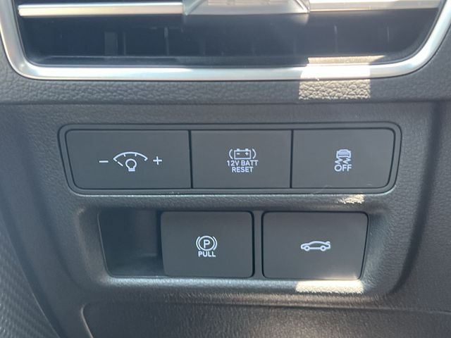 Used 2025 Gray Hyundai SEL image 29