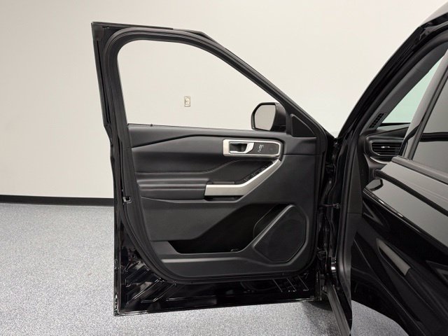 Used 2023 Black Ford XLT image 9