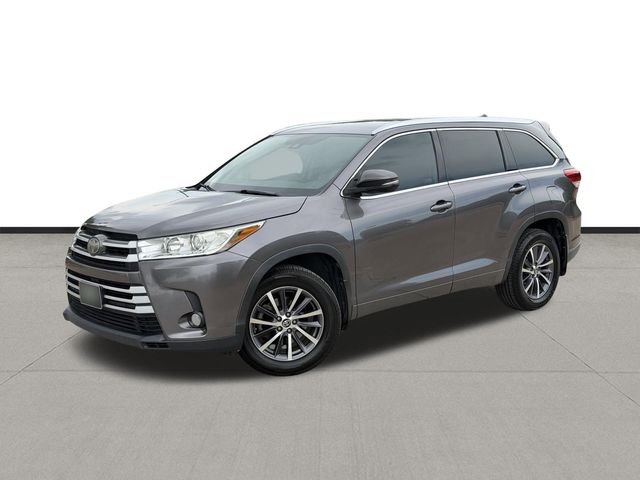 2018 Toyota Highlander XLE Gray at River Oaks CDJR