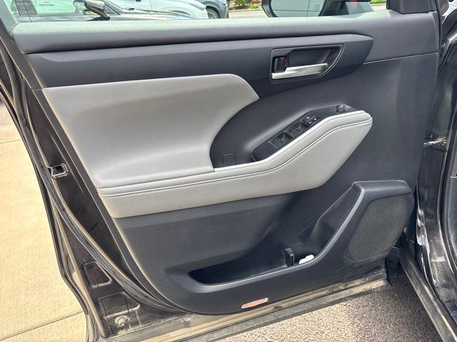 Used 2021 Brown Toyota XLE image 11