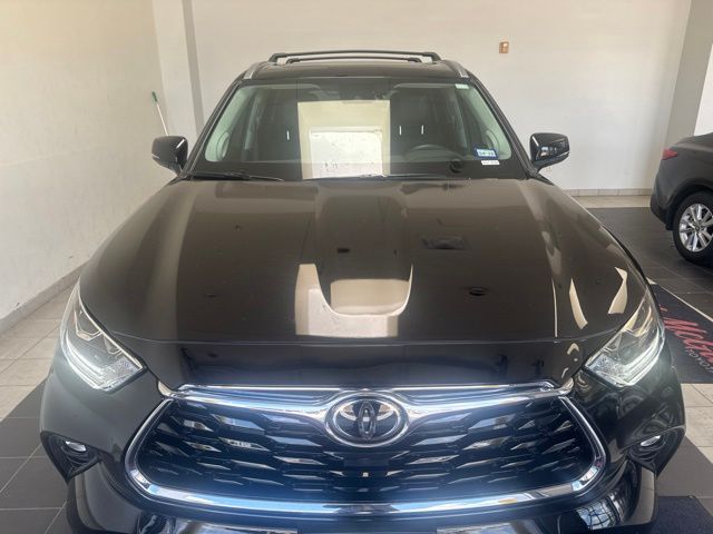 2026 Toyota Highlander Limited Black at Gullo Toyota
