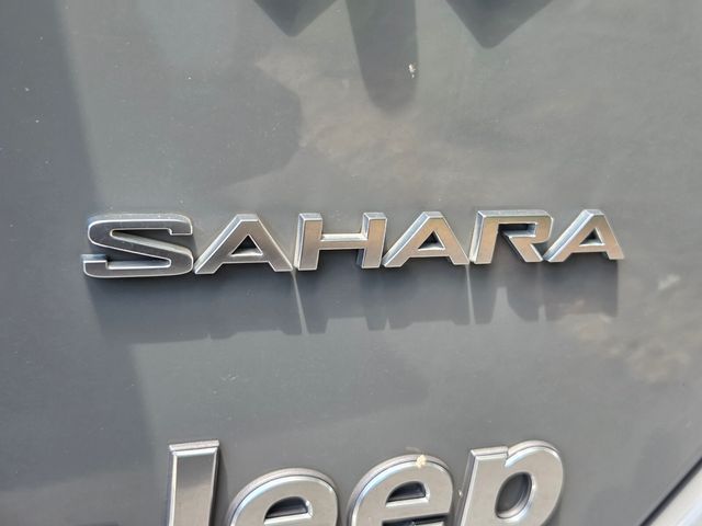 Used 2019 Gray Jeep Unlimited Sahara image 7
