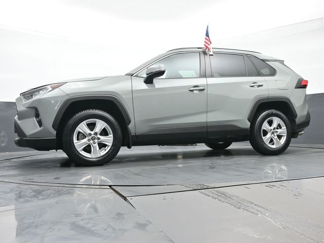 2021 Toyota RAV4 XLE 33