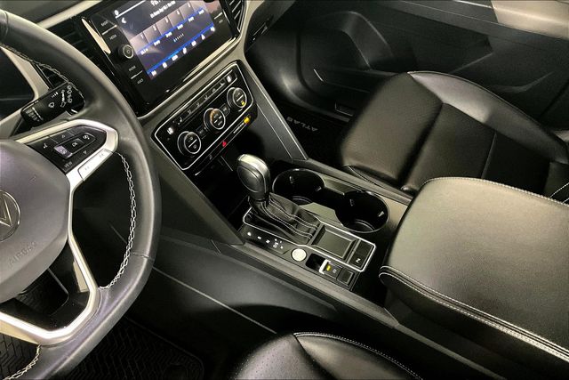 2022 Volkswagen Atlas 3.6L V6 SE w/Technology photo