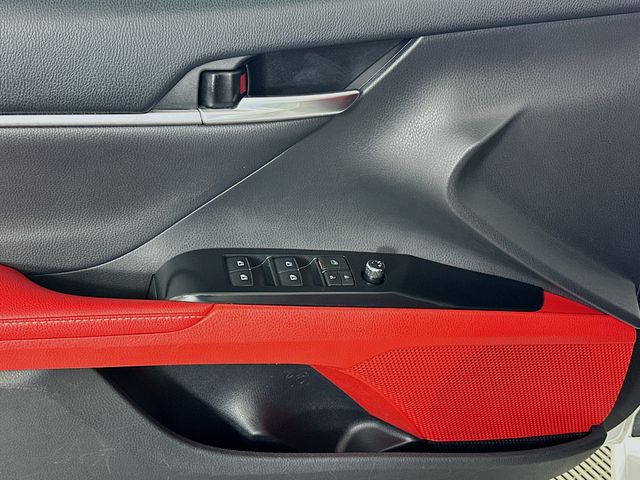 Thumbnail: 2019 Toyota Camry - 18