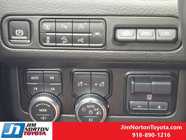 Used 2024 GMC Yukon SUV