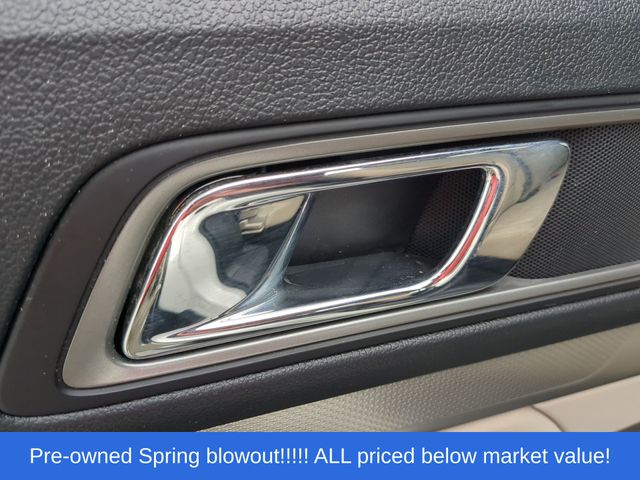 Used 2019 White Platinum Clearcoat Metallic Ford XLT image 36