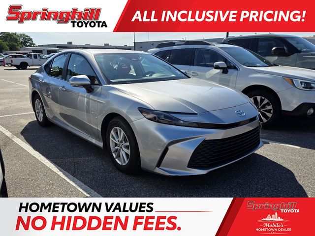 2025 Toyota Camry LE Hybrid's photo