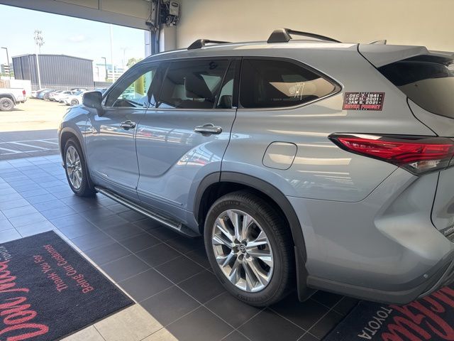 2021 Toyota Highlander Limited  at Don McGill Toyota