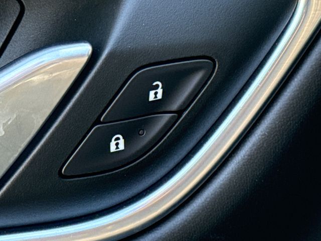 Used 2022 Gray Chevrolet High Country image 22