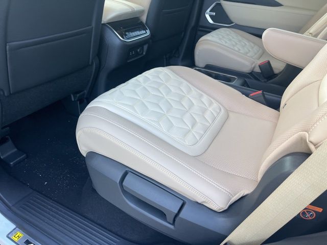 New 2026 White Nissan Platinum image 33