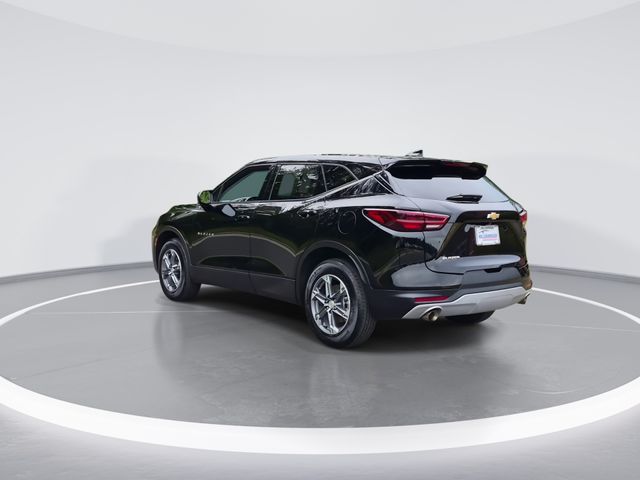 Used 2025 Black Chevrolet LT image 6