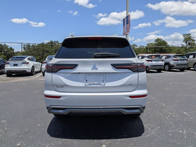 2026 White Diamond Mitsubishi Outlander SE FWD SUV