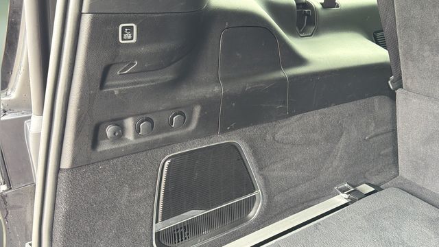 Used 2024 Black Jeep Base image 35
