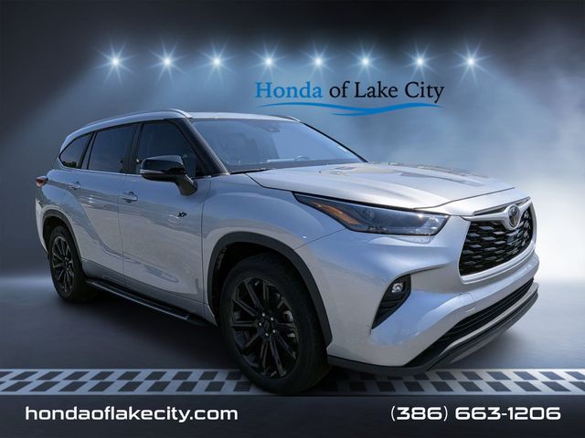 2023 Toyota Highlander XLE FWD