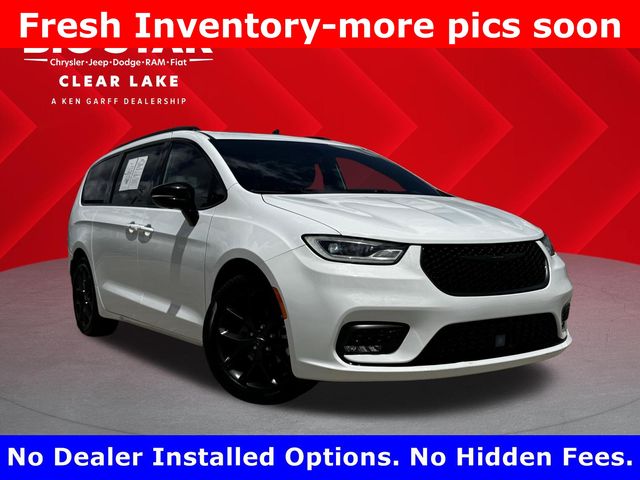 2025 Chrysler Pacifica Limited White at Mac Haik CDJR North Houston