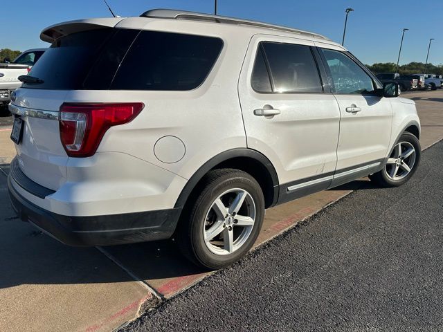 2019 Ford Explorer XLT 2