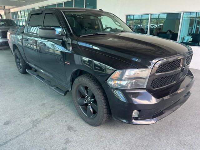 2016 RAM 1500 Express Crew Cab RWD