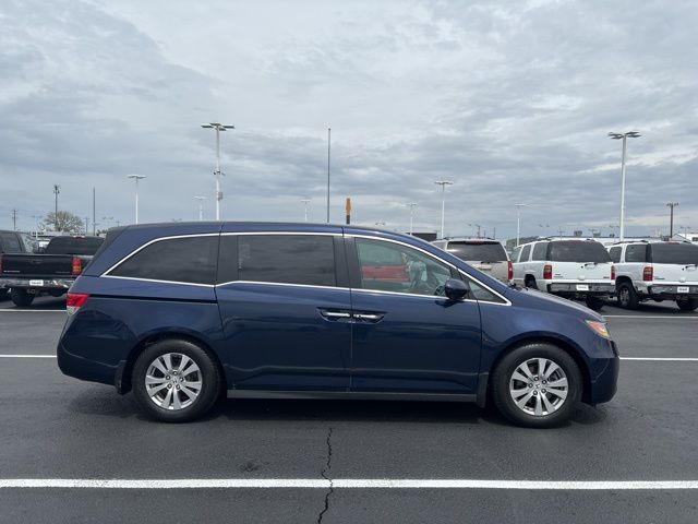 2016 Honda Odyssey SE photo