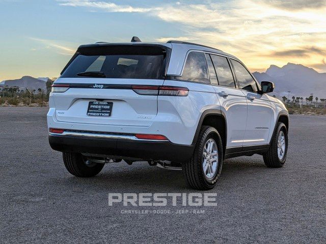 2024 Jeep Grand Cherokee Laredo 5