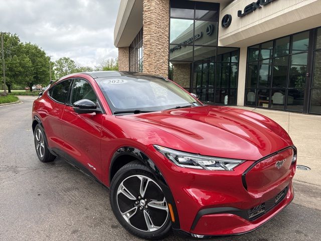 2023 Ford Mustang-Mach-e Premium's photo
