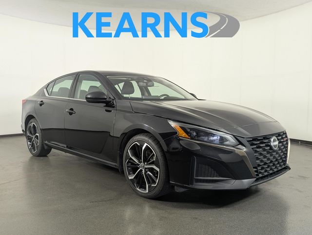 Black 2023 Nissan Altima Sedan All-Wheel Drive Continuously Variable Transmission