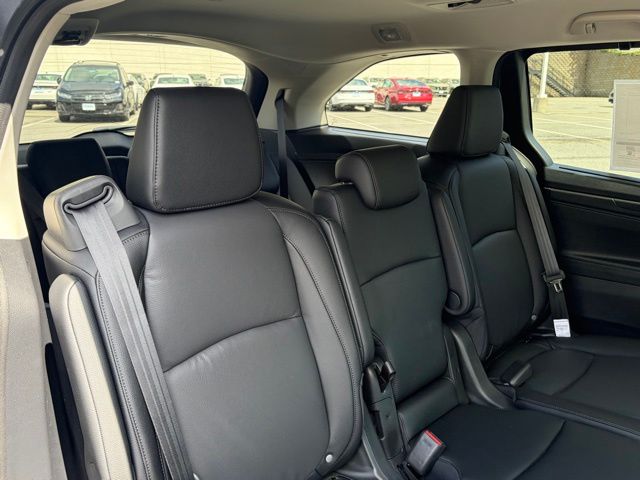 new 2026 Honda Odyssey car, priced at $42,076