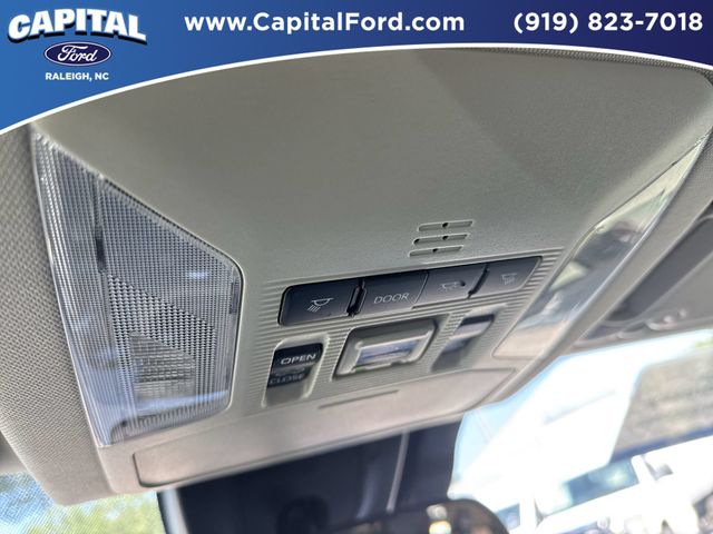 Used 2025  Toyota XLE Premium image 33