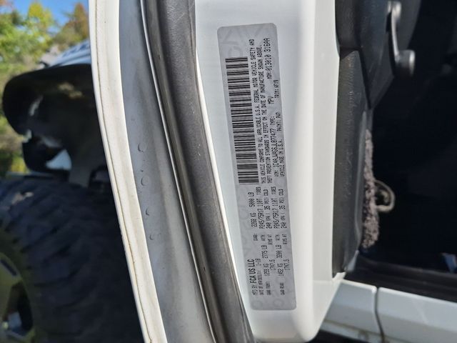 Used 2018 White Jeep Sport image 38