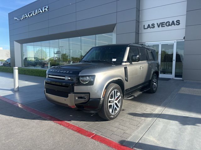 Silicon Silver Premium Metallic 2024 Land Rover Defender 130 P400 X AWD SUV / Crossover All-Wheel Drive 8-Speed Automatic