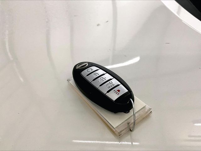2022 Nissan Rogue SL White at Bob Ruth Ford