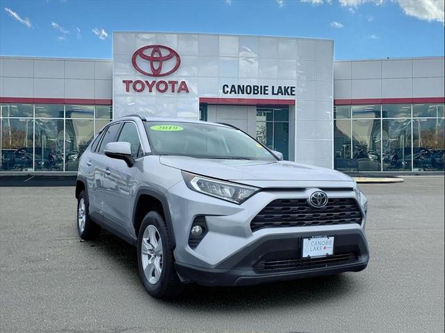 2019 Toyota RAV4 XLE's photo