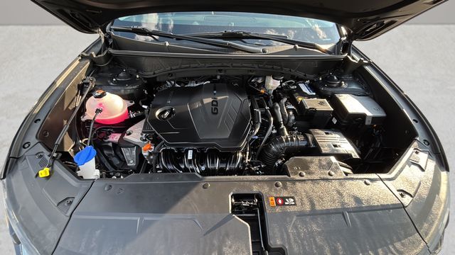 Used 2025 Black Hyundai SEL Convenience image 33