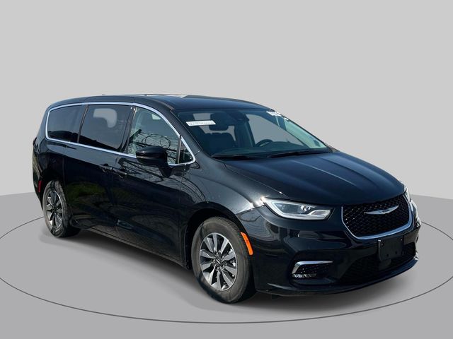 2023 Chrysler Pacifica Hybrid Touring L FWD