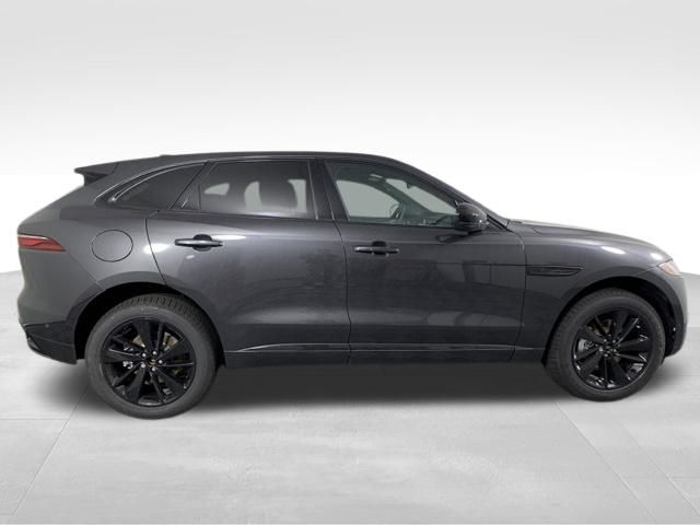 2024 Jaguar F-PACE P250 11