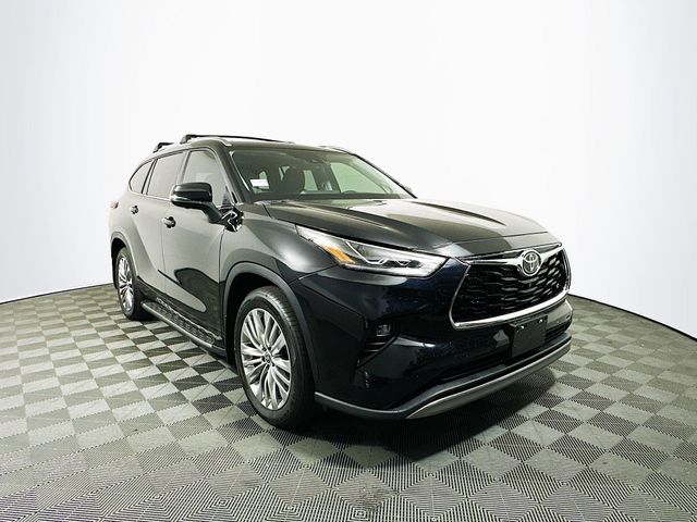 2024 Toyota Highlander Platinum photo