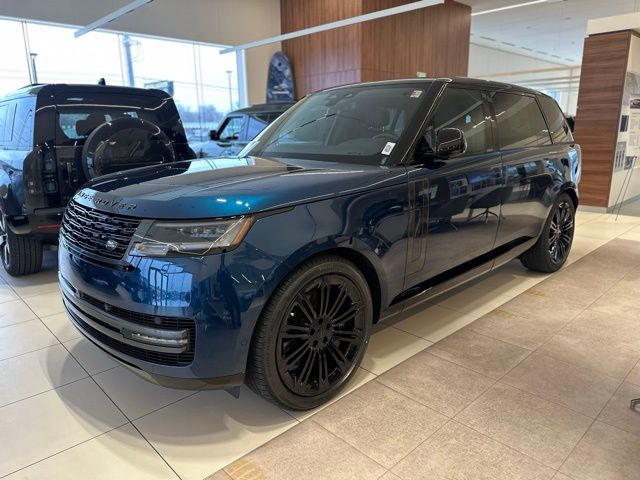 2026 Land Rover Range Rover P530 SE LWB AWD