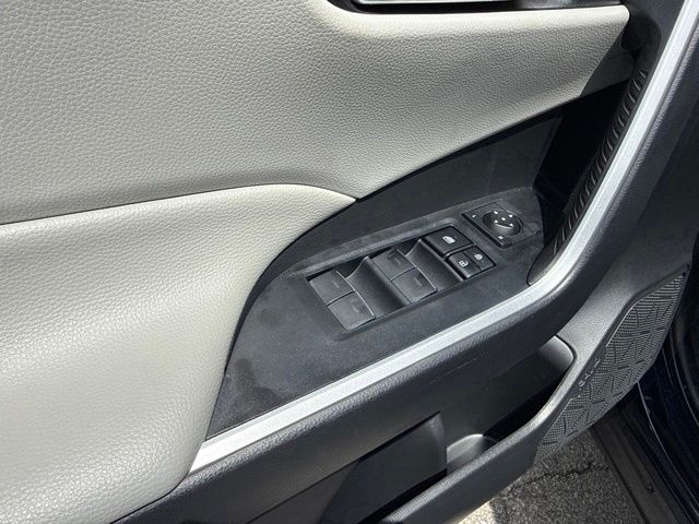 2024 Toyota RAV4 XLE - Photo 29