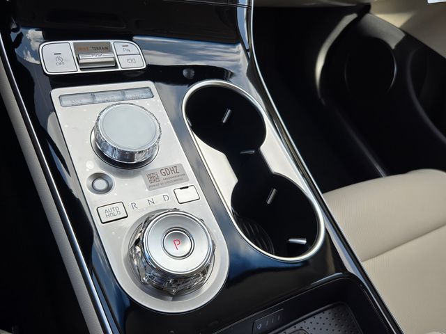 2027 Genesis Gv70