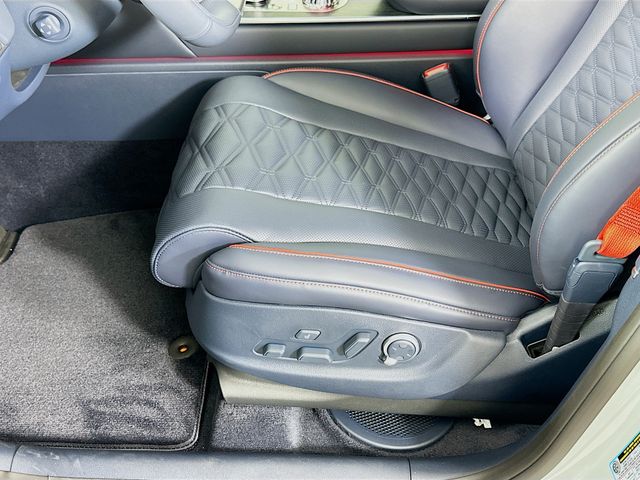 Thumbnail: 2026 Genesis GV80 - 21