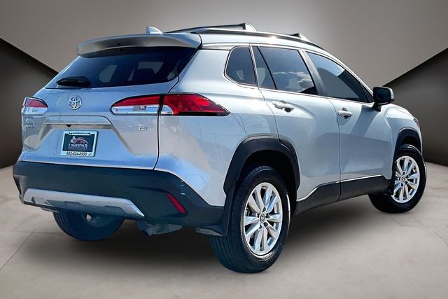 View vehicle photo 6