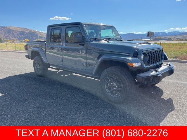 Anvil Clearcoat 2025 Jeep Gladiator Sport S Crew Cab 4WD Pickup Truck Four-Wheel Drive 8-Speed Automatic