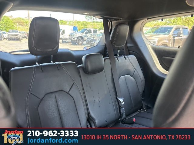 Used Car 2020 Chrysler Pacifica  Touring L For Sale Under $20,000 In San Antonio, Texas