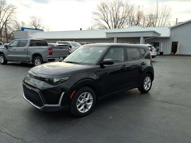 Black 2025 Kia Soul Wagon Front-Wheel Drive Continuously Variable Transmission