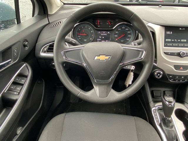 2018 Chevrolet Cruze LS 9