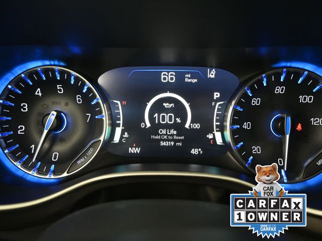 2023 Chrysler Pacifica Touring L photo